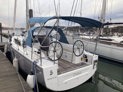 Beneteau Oceanis 30.1 Bimini