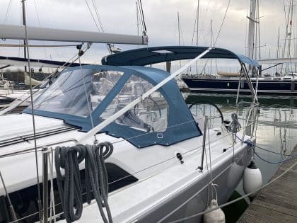 Beneteau Oceanis 30.1 Bimini