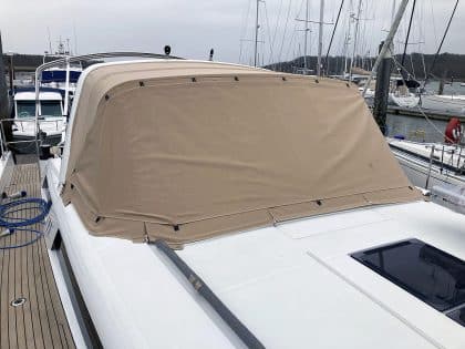 Beneteau Oceanis Yacht 54 Sprayhood Window Blind
