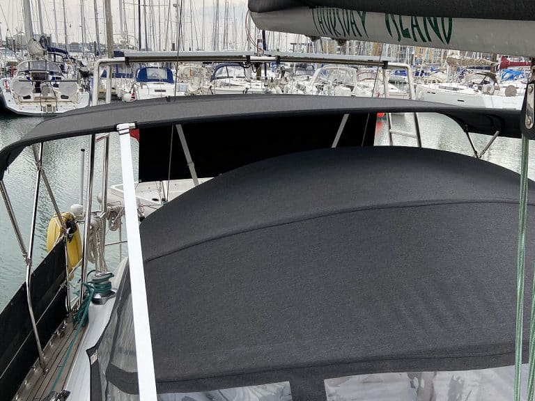 Beneteau Oceanis 381 Bimini