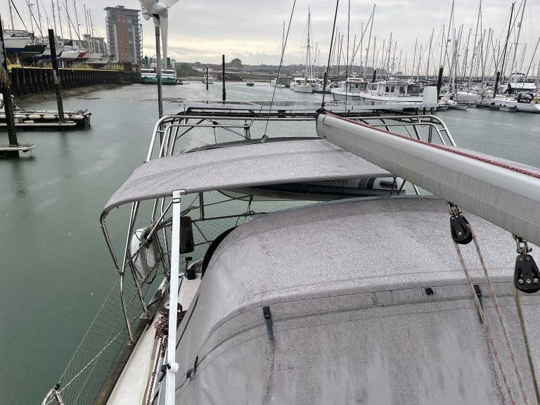 Bavaria 44 Sprayhood