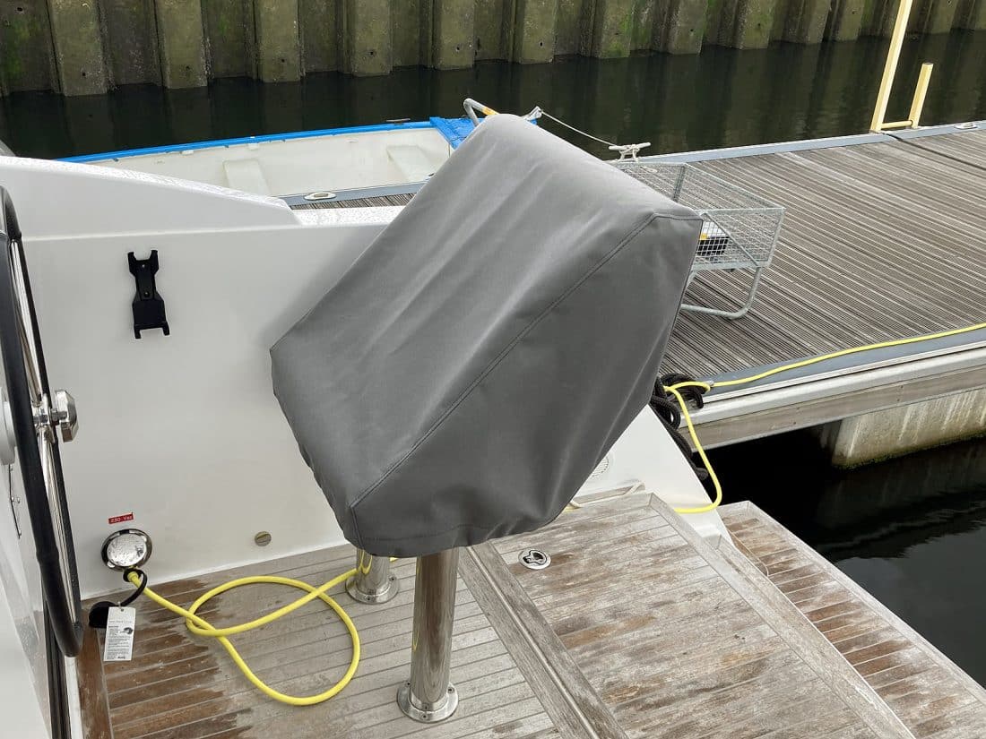 Nautitech CAT 46 Helm Seat Cover