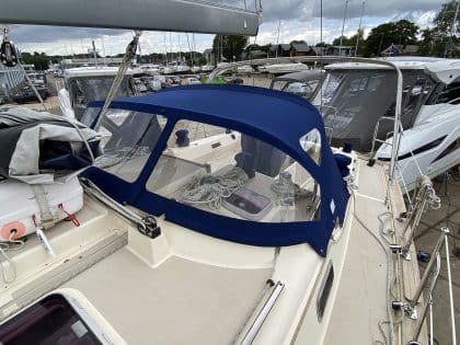 Island Packet 440 Sprayhood