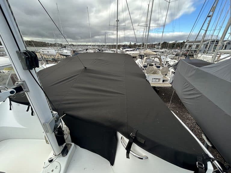 Beneteau Swift Trawler ST 44 Flybridge Tonneau Cover