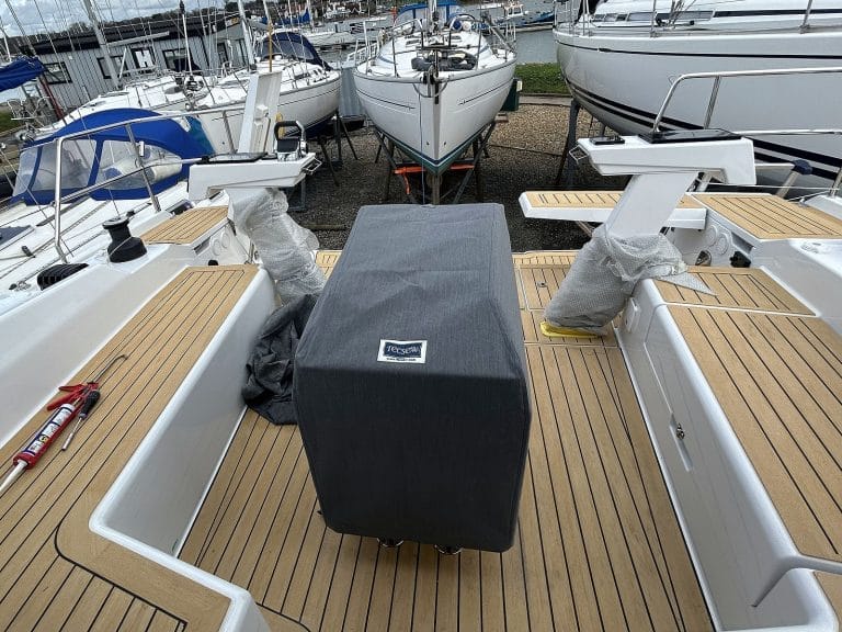 Hanse 410 Cockpit Table Cover