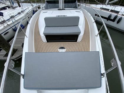 Moody 48 DS bow seating and backrest with optional contrast piping for style and comfort.